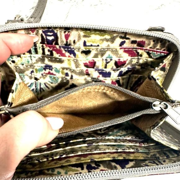 Sakroots Artist Circle Smartphone Crossbody Wallet - Picture 5 of 8